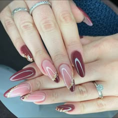 Nails Vino, Gel Nails Shape, Simple Nails Design, Acrylic Nails Almond Shape, Classy Nail Art Ideas, Bridal Nails Designs, Henna Nails, Nail Academy