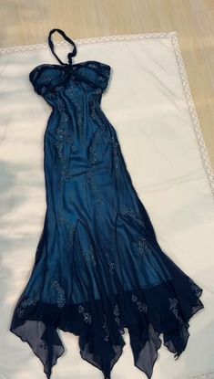 Item Details: Product Number : cg25070 Fabric: Chiffon Sleeves: Sleeveless Back Style: Zipper Built-in Bra: Yes Grunge Ideas, Navy Prom Dresses, Sparkle Outfit, One Shoulder Prom Dress, Quince Dress, Blue Clothing, Special Occasion Hairstyles, Long Evening Dress, Vintage Prom