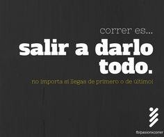 a black and white photo with the words salr a darlo todo in spanish