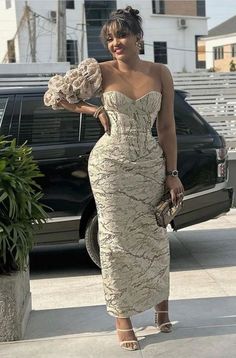 Trendy Lace Styles, Brocade Styles For Women, Brocade Dress Styles, Chitenge Designs, Mermaid Gown Wedding, Asoebi Designs, Brocade Styles, Asoebi Dress, Occasional Outfits