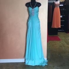 Mint Precious Formals Prom Dress In A Size 8. Nwt. Quince Pics, Turquoise Prom Dress, Aquamarine Dress, Teal Prom Dresses, Prom Dress Color, Prom Inspo, Chappell Roan, Prom Dress Inspiration, Vintage Beaded Dress