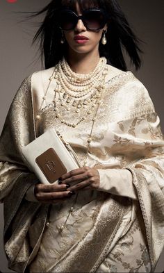 Sabyasachi Collection, Saree Styling, Sabyasachi Mukherjee, Pakistani Formal Dresses, Asian Designers, Jewelry Illustration, Technology Fashion, South Asian, Printed Sarees