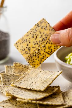 chia seed crackers High Protein Snack Recipes, Protein Snacks Recipes, Creamy Recipes, Crunchy Snack, Cracker Recipes, Paleo Snacks, 200 Calories, Everything Bagel, Low Carb Snacks