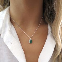 "I fell in LOVE with this stone the moment I had it! This sweet little emerald quartz necklace is the perfect gift for a May birthday, someone with a green alma matter, or an emerald lover! It's hung on a satellite chain for a little extra texture - a beautiful conversation starter.  Shop Landon Lacey Jewelry » www.etsy.com/shop/landonlacey it's in the DETAILS . . . » Sterling silver satellite chain » Translucent emerald quartz - this is QUARTZ, not true emerald which would be hundreds of dollar Silver Necklace Green Stone, Silver And Emerald Necklace, Silver Green Necklace, Emerald Silver Jewelry, Silver And Emerald Jewelry, Silver And Green Necklace, Silver Emerald Necklace, Emerald Necklace Silver, Green And Silver Jewellery