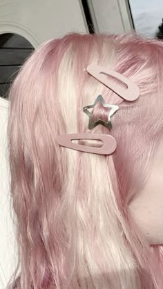 Pink Hair Bubblegum, Pink Blonde Aesthetic, Blonde And Pink Hair Aesthetic, Strawberry Pink Hair, Bubblegum Hair, Peachy Pink Hair, My Little Pony Aesthetic, Bubblegum Aesthetic, Pony Aesthetic