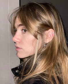 Suki Waterhouse Straight Hair, Hair Winter, Bridget Bardot, Long Haircuts, Chop Chop, Beauty Inspo, Nose Job, Based On Your Zodiac Sign