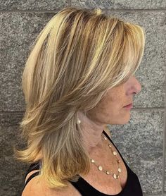 Mid Length Hair With Layers And Side Bangs, Medium Layered Hair With Side Bangs, Medium Length Haircut Flip Out, Jennifer Anniston Layered Haircut, Long Feathered Layers Fine Hair, Mid Length Hair Feathered, Hairstyles With Layers, Medium Layered