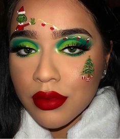 Grinch Christmas Makeup, Christmas Make Up Ideas Simple, Grinch Face Makeup, Snowman Eye Makeup, Grinch Makeup Eyeshadow, Cute Christmas Makeup Looks Easy, Crismas Makeup Look, Gingerbread Eye Makeup, The Grinch Makeup Easy