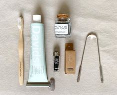 Hygiene Kit, Healthy Mouth, 귀여운 음식 그림, Natural Toothpaste, Zero Waste Living, Zero Waste Lifestyle, Oral Health Care, Healthy Environment