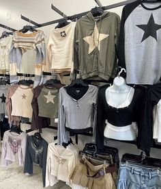 Hyperbees Shop, Star Shirt Outfit, Winter First Date Outfit, Winter Date Outfit Ideas, Winter Date Outfit, Female Cardinals, First Date Outfit Ideas, First Date Outfit, Date Outfit Ideas