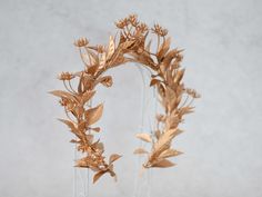 This beautiful gold leaf headband is a lovely accessory, perfect for a party or wedding.  Head circumference:  one size fits all (adjustable) / fits adults and older children Greek Flower Crown, Golden Headpiece, Gold Leaf Headband, Greek Flowers, Leaf Headband, Leaves Headband, Crown Gold, Leaf Wreath, Gold Leaves