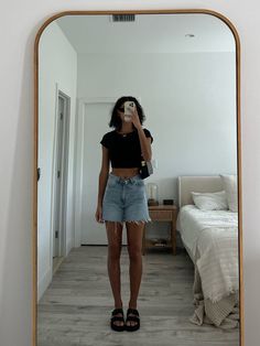 Cute Summer Outfits With Sandals, Shoes With Summer Dress, Styling Sandals Outfit, Sandals 2023 Outfit, Summer Dress And Sandals, Black Sandal Outfits Summer Styles, Casual Platform Sandals Outfit, Styling Black Sandals, Summer Outfit Sandals