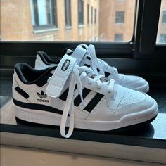 Brand New Never Worn Adidas Forum Low Sneaker In The White And Black Combo. Size 7.5 Women’s / 6 Men. Adidas Forum Low Women Outfit, Adidas Forum Black, Shoes To Get, Adidas Forum Low Black, Adidas Low Forum, Forum Low Adidas, Trending Shoes For Women, Forum Adidas, Black Sneakers For Women