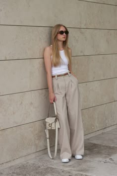 Beige Bag Outfit, Trousers Outfit Summer, Brown Belt Outfit, Beige Trousers Outfit, Celine Triomphe Sunglasses, Brown Trousers Outfit, Coach Tabby Bag, Trousers Outfit Casual, Hongkong Outfit