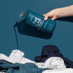 NO. OF WASHES: 40 LoadsFUNCTION: For everyday washing / non-bio laundry detergentFRAGRANCE: Gentle laundry detergent with no scent Use our non-bio laundry detergent for your everyday laundry to remove soiling, grease and dirt from your clothing. The ultra-concentrated formula is packed with naturally-derived and biodegradable ingredients and delivers up to 40 loads of powerful cleaning. Our everyday fragrance-free laundry detergent is effective even at lower temperatures and is suitable for hand and machine washing.We have specifically formulated a gentle laundry detergent for those looking for a zero-fragrance alternative. Pair with our fragrance-free Fabric Conditioner or opt for one of our scented options - relaxing or energising. BENEFITS: 40 powerful loads Ultra-concentrated Removes d Laundry Detergent Product Photography, Laundry Product Photography, Detergent Ads, Laundry Detergent Ads, Detergent Design, Advertising Campaign Design, Detergent Product, Detergent Brands