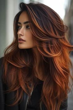 Dark Root Auburn Hair, Fall Copper Hair Highlights, Auburn Copper Highlights, Dark Brown To Copper Hair, Copper And Dark Brown Hair, Copper Hair Brown Roots, Cool Auburn Hair, Auburn Brown Hair With Highlights, Dark Auburn Hair With Highlights