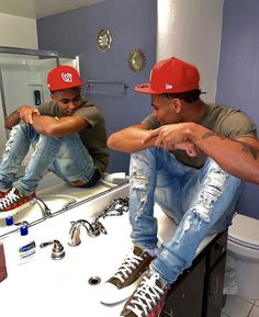 Hats Outfit Men, Fitted Hats Outfit Men, Stylish Sneakers Outfit, Hat Outfit Men, Summer Swag Outfits, Mens Streetwear Outfits, Hats Outfit, Video Game Ideas, Sneakers Outfit Men