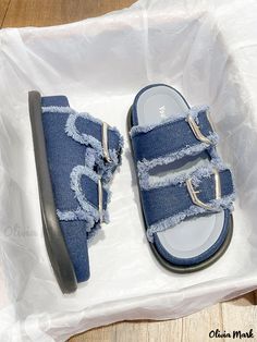 Olivia Mark - Stylish and Comfortable Platform Sandals for Casual Outdoor Wear Denim Slippers, Trendy Slippers, Casual Shoes Women Sneakers, Fancy Sandals, Fluffy Shoes, Pretty Sandals, Shoes Outfit Fashion, Stylish Sandals, Girly Shoes