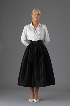 Taffeta skirt with sash included. Skirt has a pockets. Taffeta skirt makes a classical elegant look. This skirt is perfect for any occasion.  Waistline can be made wider or more narrow. Skirt can be made longer or shorter.  More skirts you can see here:  https://www.etsy.com/shop/DesirCouture?ref=seller-platform-mcnav&section_id=40312230 Skirt length 31.5 inches / 80 cm.  In order's note you can write your waist measurements and I will make according to your size. Standard Waist sizes: XXS 24.5 Black Taffeta Skirt, Couture Bridesmaid Dresses, Cocktail Skirts, Taffeta Skirt, Gown Skirt, Wedding Skirt, Classic Skirts, Womens Skirts, Formal Skirt