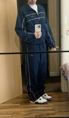 Vintage nike tracksuit // nike // jordan 4 midnight navy // j4 // air jordan // vintage // 90s nike // 90s streetwear // gym outfit // baggy outfit // y2k nike // old school nike // mens fashion // mens streetwear // cloths // summer outfit // fit inspo // how to style // tracksuit // set // navy nike // fit pic // mens fit pic #fashion #streetstyle #streetwear #menswear #menstyle #nike #90s #90shiphopfashion // hip hop // rap // old school fit // Nike Tracksuit Outfit, Nike Tracksuit Men, Tracksuit Outfit Mens, Nike Old School, Jordan 4 Outfit Men, Jordan 4 Midnight Navy, Nike Jordan 4