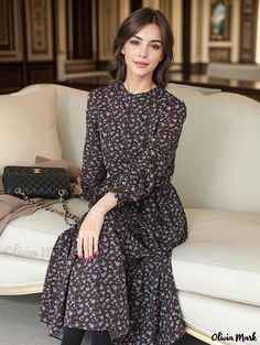 Olivia Mark - Romantic Retro Floral Midi Dress with Semi-High Neckline, Loose Fit and Versatile as Base Dress High Neck Long Dress, Romantic Maxi Dress, Romantic Floral Print, Mini Wedding Dresses, Basic Skirt, Resort Dresses, Vintage Floral Dress, Vestidos Vintage, Floral Print Maxi Dress