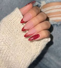 Winter Nails 2023, Tip Nail Designs, Free Dive, Unghie Nail Art, Lilac Nails, Nail Art Trends, Christmas Gel Nails, Classic Nails