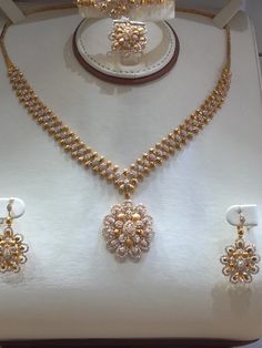 Necklace Designs Gold Indian Simple, Necklace Designs Gold Indian, Different Pearls, Necklace Designs Gold, Gold Necklace Simple