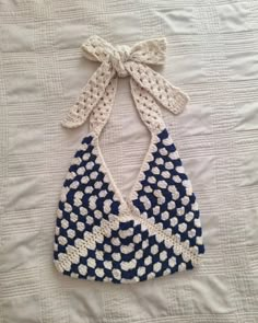 ig: rcro_chets  🎀 #crochet #crocheting #crochetbag #summer Quick Crochet Patterns, Granny Square Bag, Crochet Fashion Patterns, Quick Crochet, Diy Crochet Projects, Crochet Bag Pattern