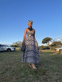 South African Graduation Outfits, Ankara Traditional Dresses, Africa Day Outfits, Sweswe Traditional Dresses, Traditional Lobola Dresses, Traditional South African Dresses, South African Traditional Dresses Xhosa, Black And White Ankara Dresses, Black And White African Print Dresses