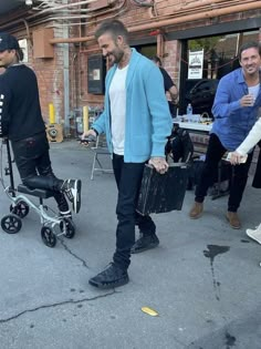 Beckham Outfit, Simply Dress, Men Fashion Casual Outfits, Mens Style, Fashion Images, David Beckham