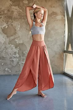 Yoga Outfits, Estilo Hippie, Women Fashion Edgy, Yoga Fashion, Mode Inspiration, Dance Outfits, Yoga Clothes, Dance Costumes, Dance Wear