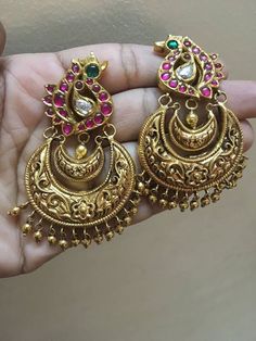 Gold Jumkas, Gold Chandbali, Earrings Latest, Brides Jewelry, Ear Tops, Jewel Design, Temple Jewelry Necklace, Antique Gold Earrings, Gold Temple Jewellery