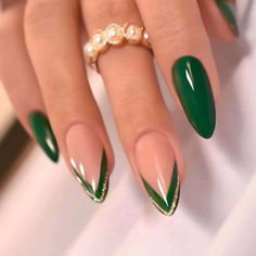 Get ready for the cozy and chic vibes of early fall with these must-try nail designs! 🍂💅 #EarlyFallNails #AutumnVibes #NailInspo #FallManicure #CozySeason #NailArt #TrendyNails #SeasonalNails #NailGoals #FallFashion" Green Acrylic Nails, Orange Nails, Elegant Nails, Fancy Nails