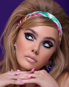 1970s Makeup And Hair, 60s Hair Color, 70s Hair And Makeup 1970s Make Up, Go Go Dancer Makeup, Iconic 70s Makeup Looks, 70s Hair Styles Disco, 79s Makeup, Disco Diva Makeup, Disco Era Makeup