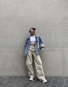 Cargo Outfit, Looks Jeans, Jean Jacket Outfits, Denim Jacket Outfit, Cargo Pants Outfit, Mode Casual