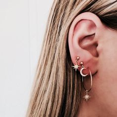 ☽ @moonminimalist ☾ Diy Jewelry Projects, Piercings Jewelry, Piercing Ideas, Moon Earrings, Rhinestone Earrings, Round Earrings, Jewelry Projects, Piercing Jewelry, Stars And Moon