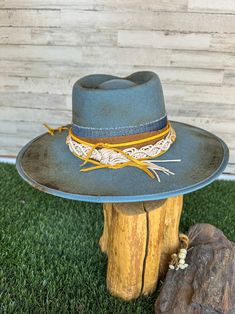 Montana Decorated Hat Form 59 Cm - Etsy Hat Form, Glendale Az, Fedora, Cowboy Hats, Montana, Cowboy, Hats, Color