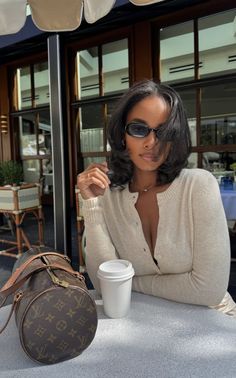 Pottery Aesthetic Black Woman, Soft Classic Black Women, Clean Black Woman Aesthetic, Quiet Luxury Aesthetic, Luxury Lifestyle Women, Ski Girl, Chill Fits, Classy Aesthetic