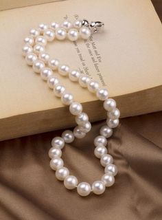 Pearl Necklace With Heart, Best Necklace, Pearl Aesthetic, Jewelry Product Shots, Necklace With Heart, Single Pearl, Freshwater Pearl Necklace, Pearl Types