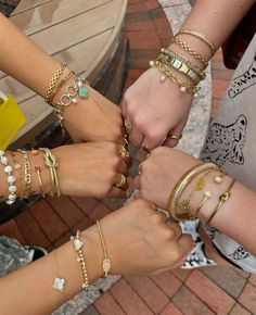 kendra scott gold bracelet stack friendship Gold Bracket Stack, Bracelet Stacks Gold, Everyday Bracelet Stack, Mixed Metal Bracelet Stack, Hand Stack, Charm Bracelet Stack, Bracelet Stack Gold, Funky Bracelets, Bracelet Stack Ideas