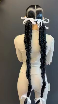 #ponytail #ponytailblackhairstyles #ponytailweave #coquette #bows #hairstyles #coquettestyle # Hair Braid Designs, Sleek Ponytail Hairstyles, Coquette Bows, Hair Color Streaks, Goddess Braids Hairstyles, Cute Braided Hairstyles, Quick Weave Hairstyles, Cute Box Braids Hairstyles, Bow Hairstyle