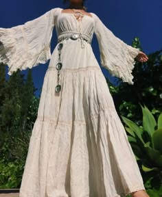 Hippie Dresses Boho Wedding, 70s Flowy Sleeve Dress, Elegant Hippie Dress, Folk Style Wedding, Flowy 70s Dress, 70s Boho Dress, 70s Dresses Aesthetic, Boho 70s Wedding Dress, Stevie Nicks Prom Dress