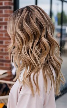 23 Stunning Winter Hair Color Ideas for Blondes 2024-2025: Balayage, Lowlights & Ombre" Blonde Hair With Brown Balayage, Highlights And Lowlights For Blonde Hair, Fall Blonde Hair Color Low Lights Caramel Highlights, Winter Highlights For Blondes, Butter Blonde Balayage, Blonde Caramel Highlights, Balayage Lowlights, Winter Hair Colour For Blondes, Invisible Hair Extensions