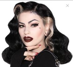 Cabelo Pin Up, Goth Pinup, Halloween Makeup Look, Pin Up Makeup, Goth Hair, Trendy Products, Romantic Goth, Pin Up Hair, Peinados Fáciles Para Cabello Corto