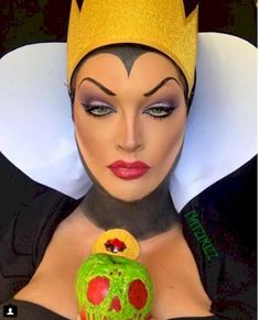 All The Disney Characters, Disney Halloween Makeup, Evil Queen Makeup, Disney Villains Makeup, Unique Halloween Makeup, Fantasy Make-up, Halloween Make-up Looks, Costume Disney, Creepy Halloween Makeup