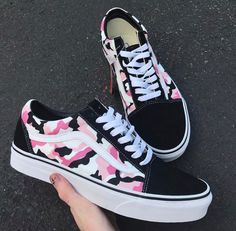 Camo Vans, Vans Shoes Fashion, Custom Vans Shoes, Cute Vans, Custom Nike Shoes, Nike Air Shoes, Custom Ideas, Cute Sneakers, Fresh Shoes