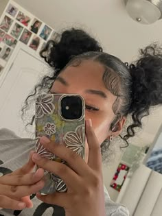 Space buns #curlyhairstyle #curlyhead #spacebuns Regular Hairstyles, Curly Natural Hairstyles, Space Buns Hair, Two Buns Hairstyle, Baddie Ideas, Hair Stripes, Recreate Pics, Quick Braids