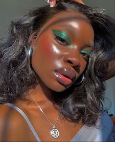 Lovely Makeup, Full Lips, Cute Makeup Looks, Paint Projects, Creative Makeup Looks, Dark Skin Makeup, Emerald City, Fairy Costume