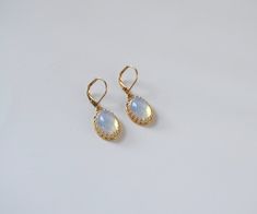 Elegant Gold Crystal Earrings With Moonstone, Gold Moonstone Crystal Earrings As A Gift, Gold Moonstone Drop Earrings, Gold Moonstone Drop Crystal Earrings, Moonstone Rings, Pearl Necklace Designs, Opal Earrings Stud, Earrings Inspiration, Real Vintage