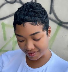 Silky...Style Q showcasing the absolute best in beauty hair @treshadezhairstudio #shorthair #atlantahairstylist #beauty #color #cut #design… | Instagram Natural Hair Haircuts, Hype Hair, Hairstyles 2024, Short Hair Pixie Cuts, Finger Waves